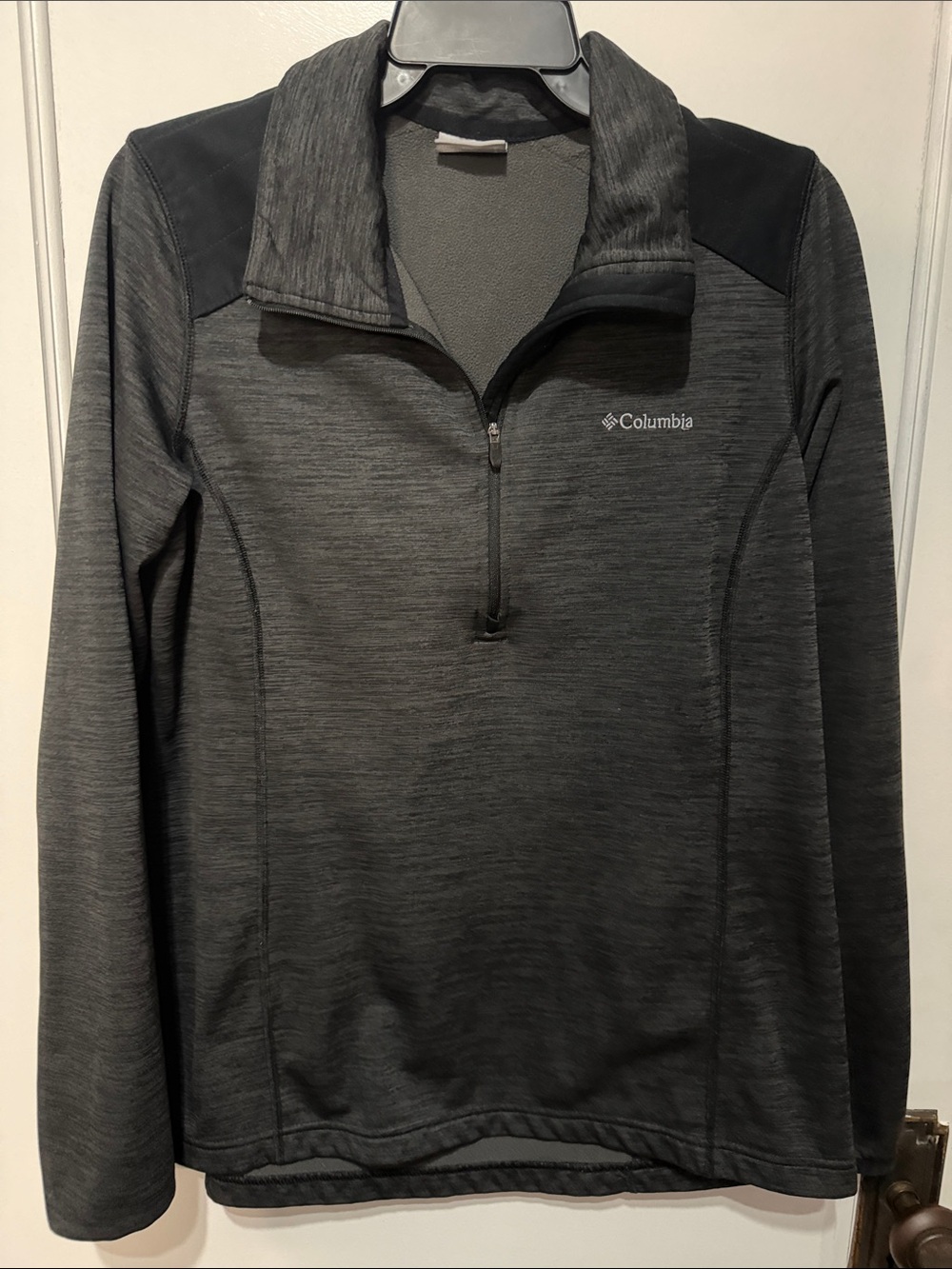 Columbia Woman’s Quarter-Zip Pullover - Charcoal/Black